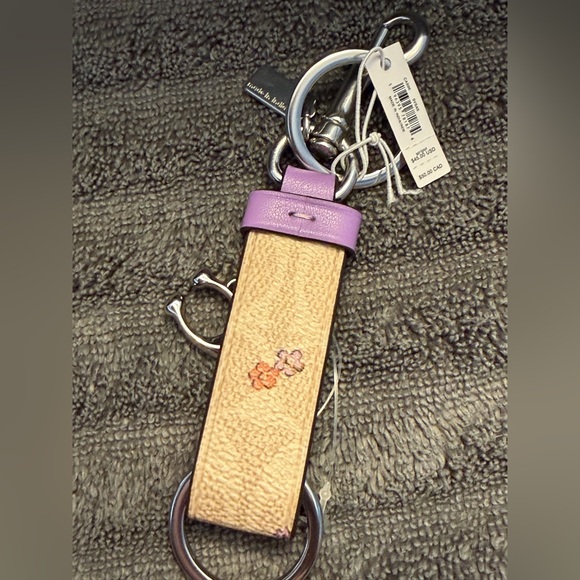 Coach Trigger Snap Bag Charm with Floral Print in lilac/multi- NEW - Picture 4 of 4